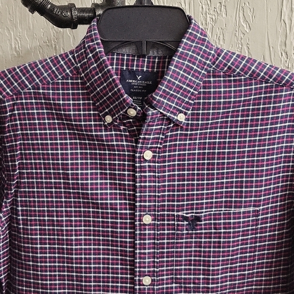 American Eagle Classic Fit Checkerd Button Down Shirt - Picture 1 of 7